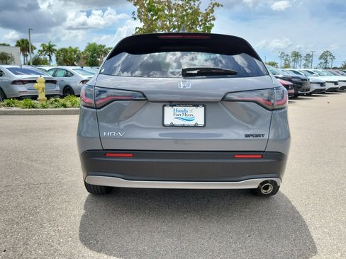 Used 2025 Honda HR-V Sport image 5
