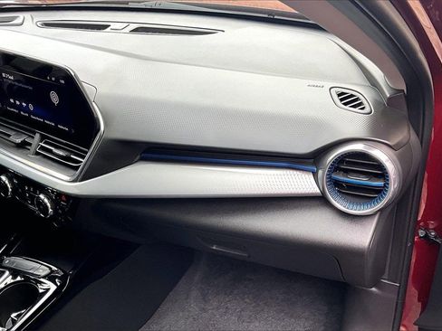 Used 2025 Chevrolet Trax LT image 26