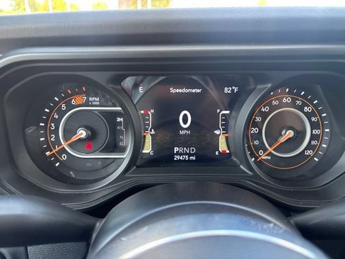 Used 2025 Jeep Wrangler Unlimited Sahara AWD/4WD image 17