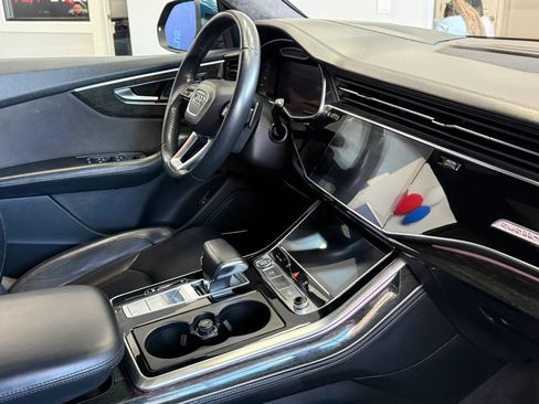 Used 2019 Audi Q8 Prestige AWD/4WD image 23