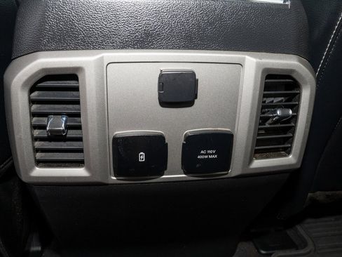 Used 2021 Ford F350 Lariat image 11