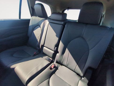 New 2026 Toyota Grand Highlander AWD Hybrid image 13