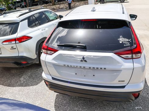 Used 2023 Mitsubishi Eclipse Cross LE AWD/4WD image 10