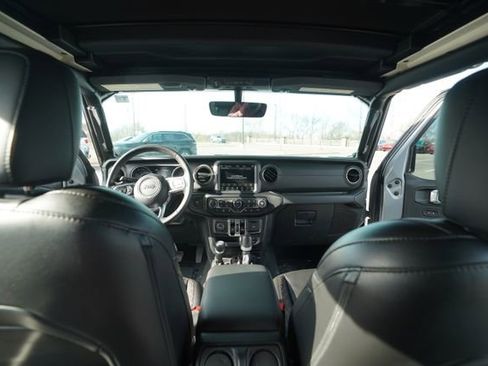 Used 2021 Jeep Wrangler Unlimited Sahara image 24