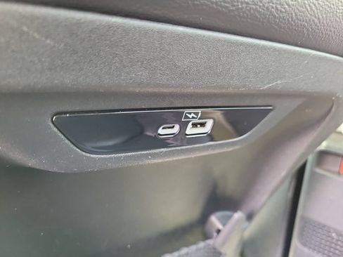Used 2022 Chrysler Pacifica Touring-L FWD image 19