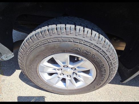 Used 2022 Chevrolet Silverado 1500 LT w/ LPO, Liner Protection Package RWD image 14