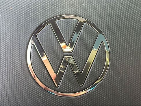 Used 2022 Volkswagen Tiguan SE R-Line AWD/4WD image 32