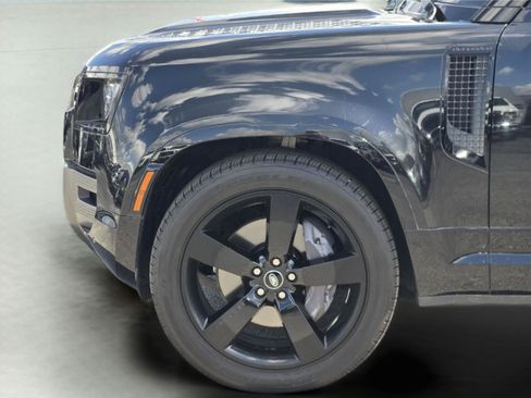 Used 2022 Land Rover Defender 110 X-Dynamic HSE AWD/4WD image 9