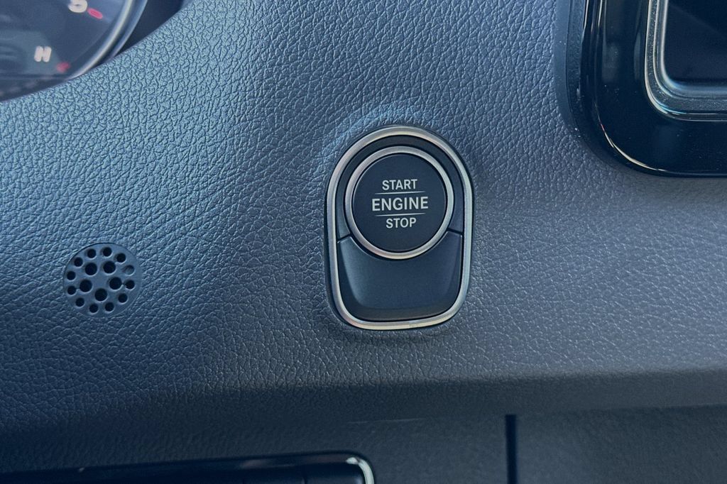 Used 2025 Mercedes-Benz Sprinter 2500 image 19