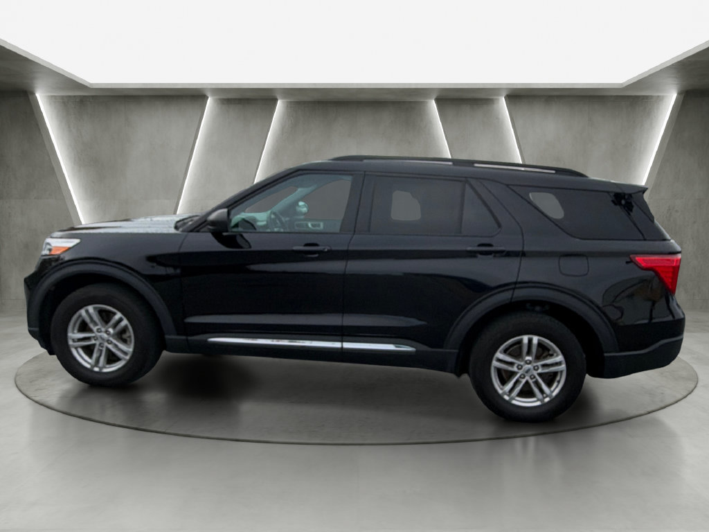 Used 2023 Ford Explorer XLT AWD/4WD image 6