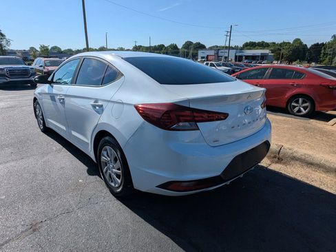 Used 2020 Hyundai Elantra SE FWD image 5