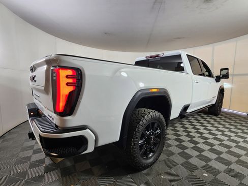 Used 2024 GMC Sierra 2500 AT4 w/ AT4 Premium Plus Package image 7