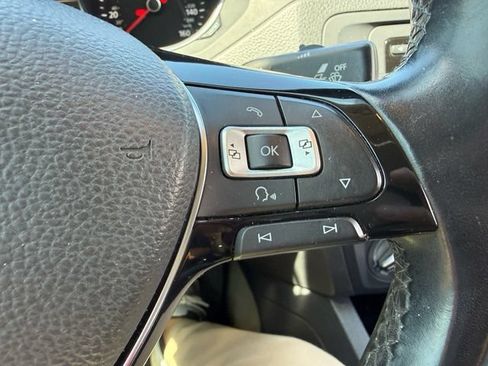 Used 2015 Volkswagen Jetta SE FWD image 25
