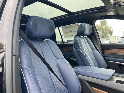 New 2026 Cadillac Vistiq Premium Luxury image 37