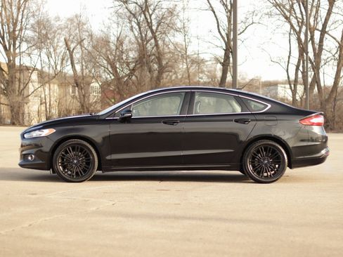 Used 2014 Ford Fusion SE w/ Equipment Group 202A image 4