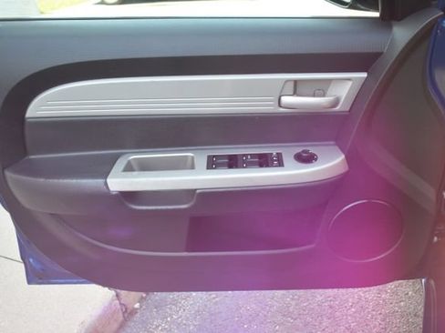 Used 2010 Chrysler Sebring Touring FWD image 16