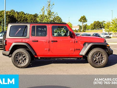 Used 2025 Jeep Wrangler Unlimited Sport AWD/4WD image 9