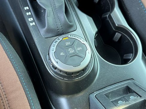 Used 2023 Ford Bronco Outer Banks image 19