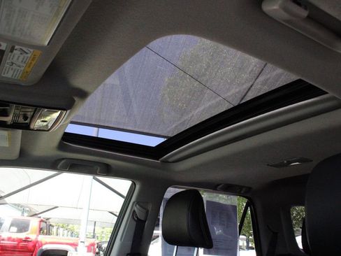 Used 2017 Toyota 4Runner Limited AWD/4WD image 5