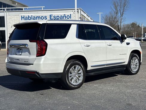 Used 2024 GMC Yukon SLT w/ SLT Premium Package image 10