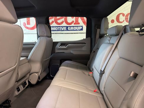 Used 2025 GMC Sierra 1500 SLT image 19