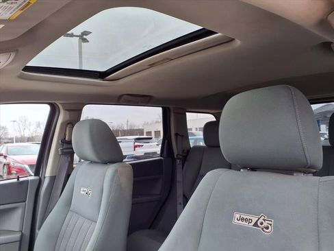 Used 2006 Jeep Grand Cherokee Laredo AWD/4WD image 18