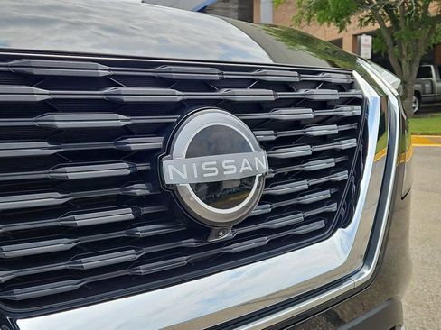 Used 2023 Nissan Rogue SL FWD image 12