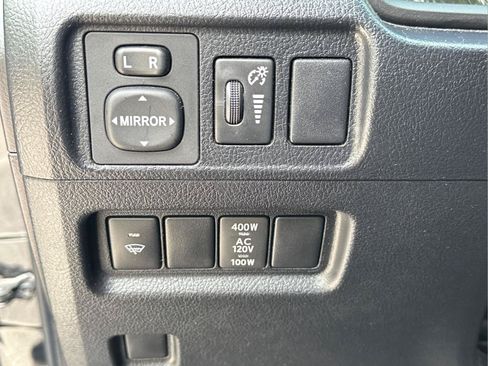 Used 2019 Toyota 4Runner SR5 AWD/4WD image 22