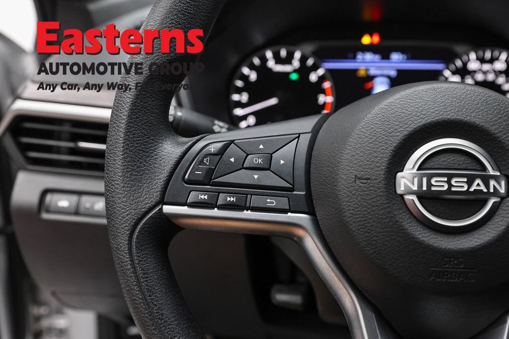 Used 2024 Nissan Altima 2.5 SV FWD image 16