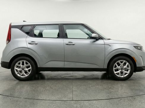 Used 2025 Kia Soul LX w/ LX Technology Package image 11
