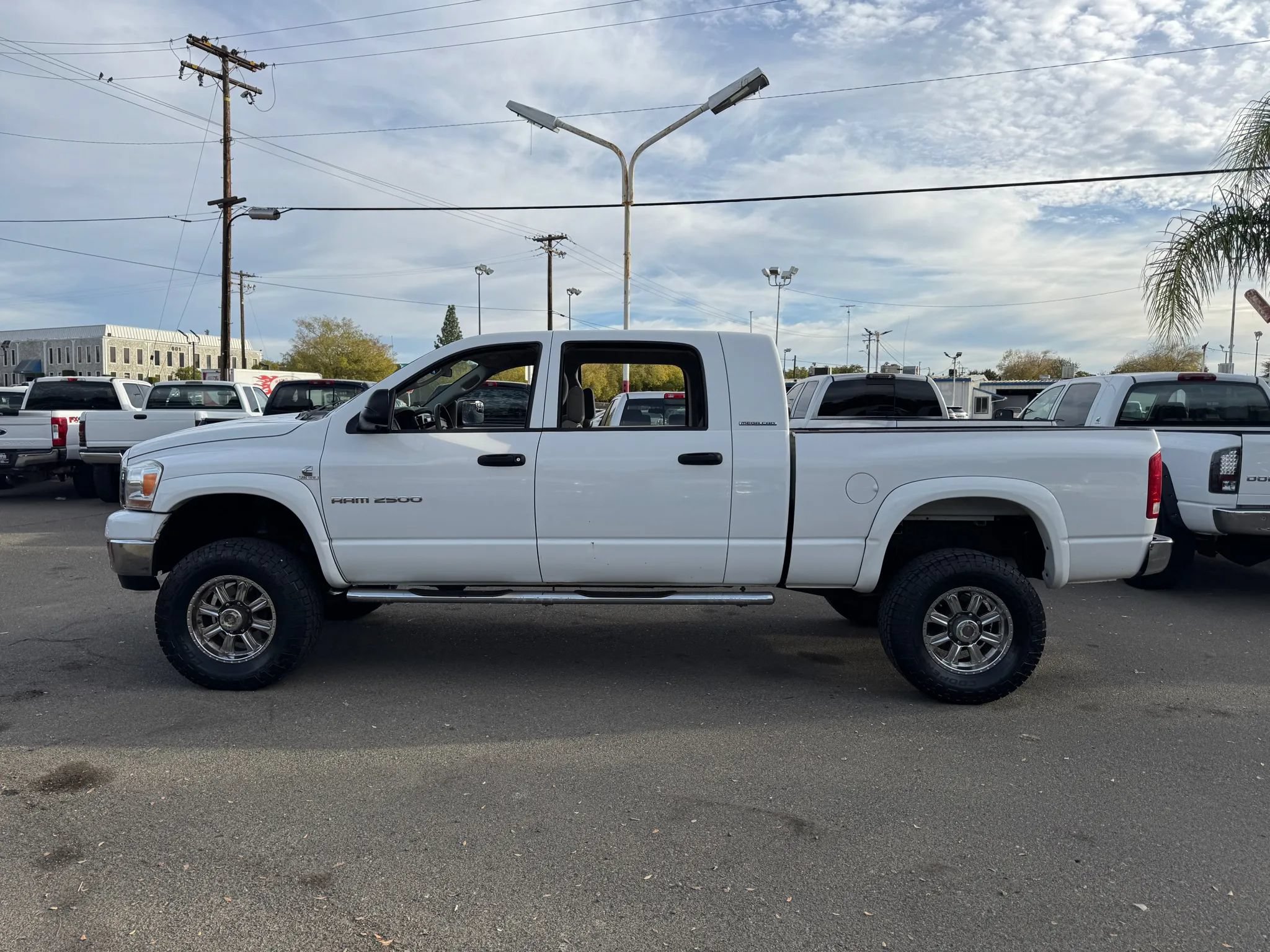 Used 2006 Dodge Ram 2500 Truck SLT AWD/4WD image 3