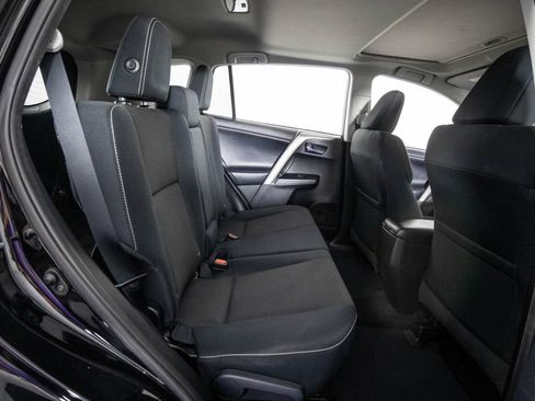 Used 2018 Toyota RAV4 XLE w/ Plus Extra Value Package FWD image 9