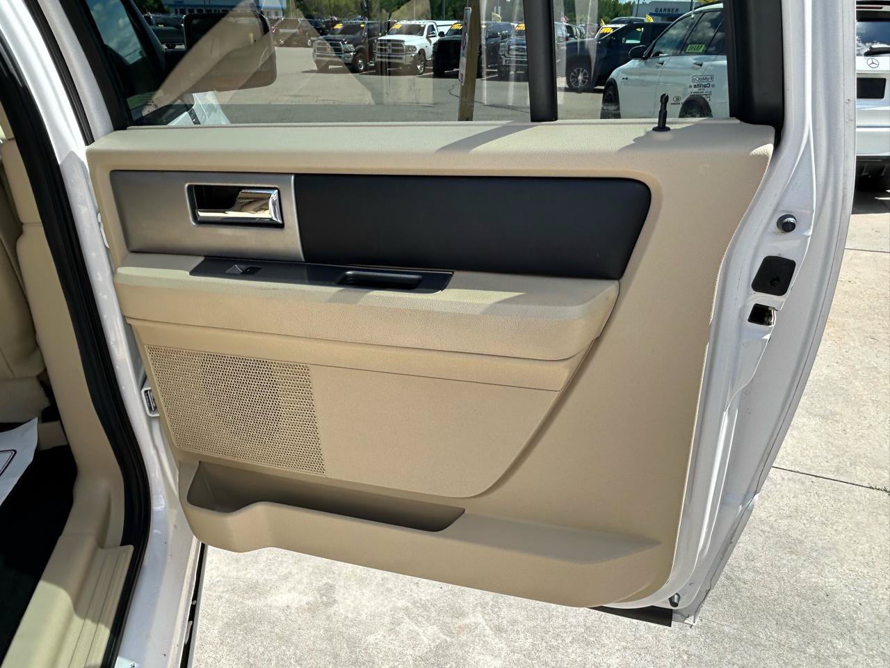 Used 2017 Ford Expedition EL Limited w/ Equipment Group 301A AWD/4WD image 17