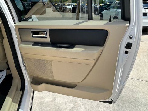 Used 2017 Ford Expedition EL Limited w/ Equipment Group 301A AWD/4WD image 17