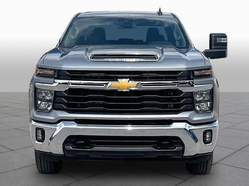 Used 2025 Chevrolet Silverado 2500 LT w/ Convenience Package image 4