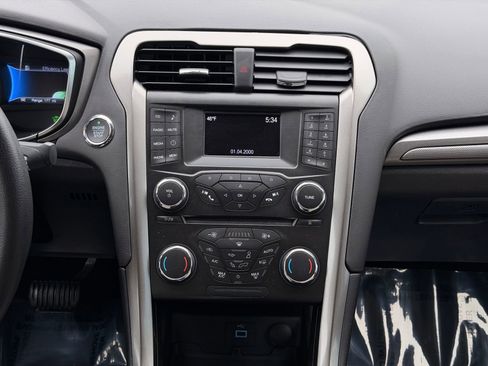 Used 2018 Ford Fusion S image 24