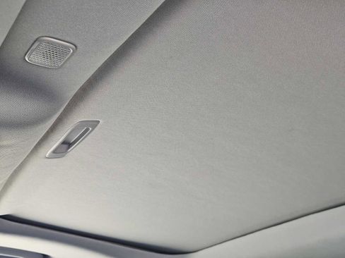 Used 2024 Toyota Highlander XLE image 24