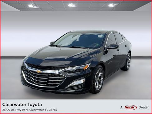 Used 2021 Chevrolet Malibu LT FWD image 1
