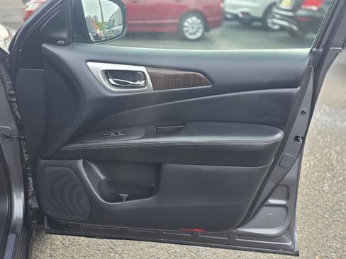 Used 2015 Nissan Pathfinder SL w/ Trailer Tow Package image 11