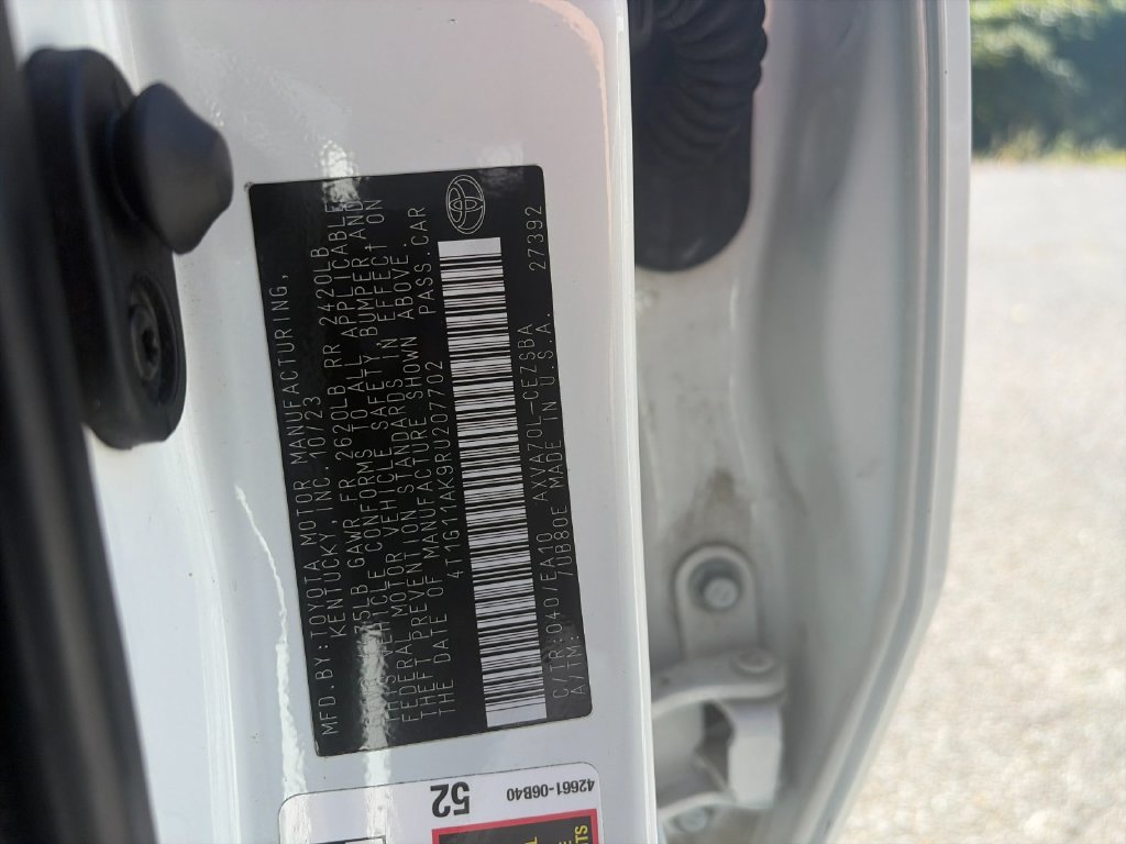 Used 2024 Toyota Camry SE FWD image 33