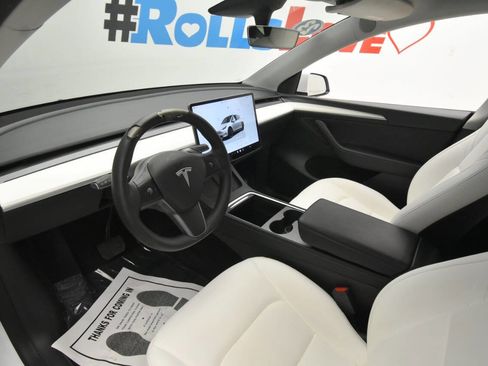 Used 2023 Tesla Model Y AWD image 14
