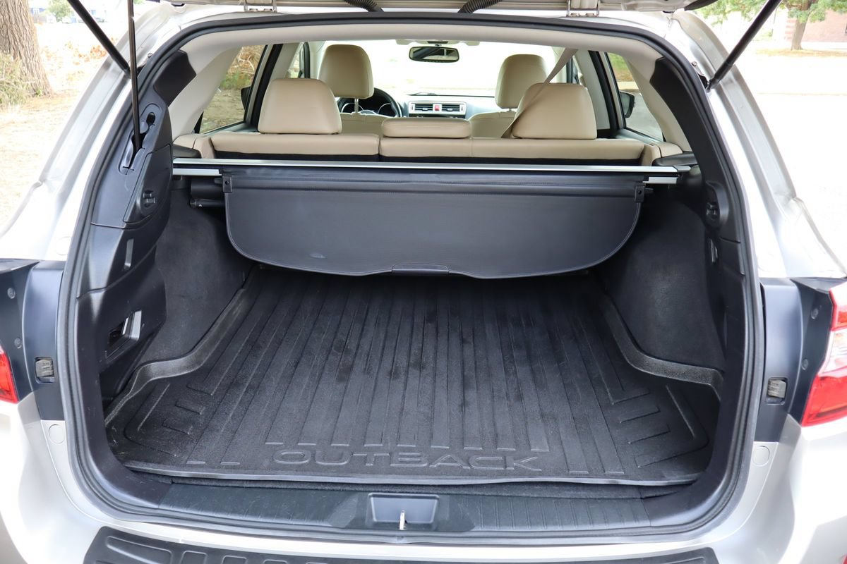 Used 2016 Subaru Outback 2.5i Limited AWD/4WD image 14