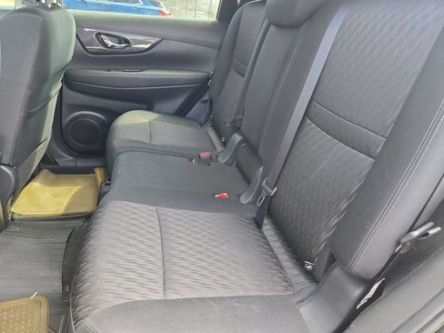 Used 2017 Nissan Rogue SV FWD image 16