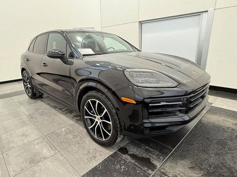 Certified 2025 Porsche Cayenne image 10