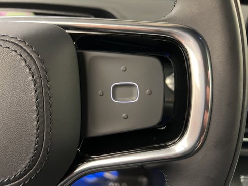 Used 2025 Lincoln Nautilus Premier w/ Equipment Group 102A image 20