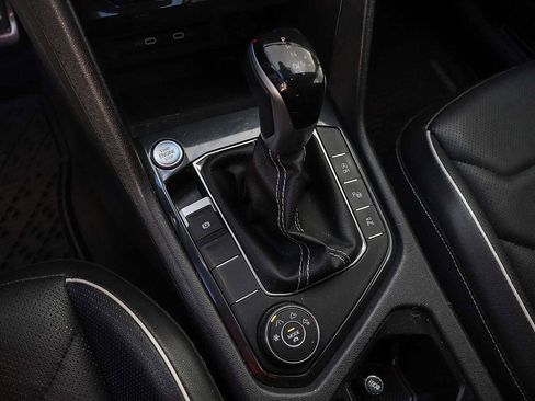 Used 2024 Volkswagen Tiguan SEL R-Line image 20