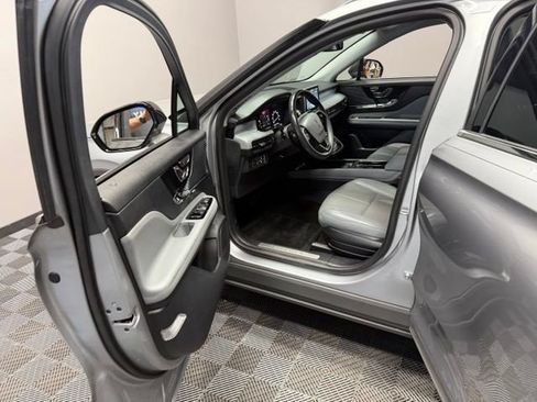 Used 2021 Lincoln Corsair AWD w/ Premium Package image 14