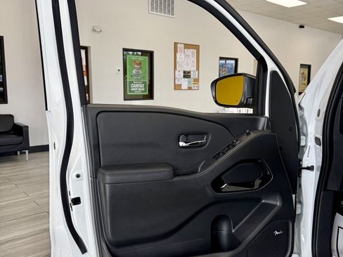 Used 2022 Nissan Frontier Pro-X w/ Pro-X Premium Package RWD image 15