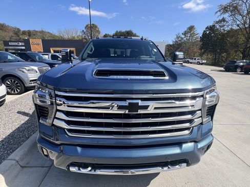 Used 2025 Chevrolet Silverado 2500 High Country w/ High Country Premium Package image 9