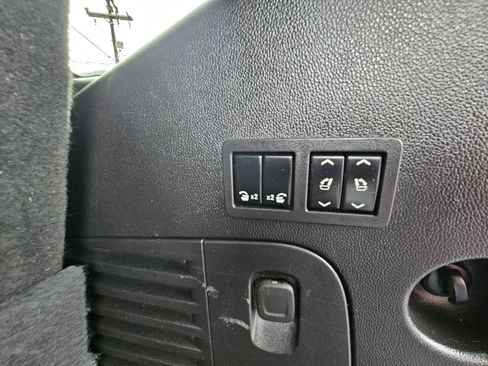 Used 2019 Chevrolet Tahoe LT w/ LT Signature Package image 30